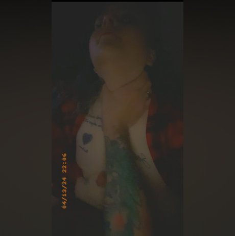 Nikki With The Wet Wet onlyfans boobs