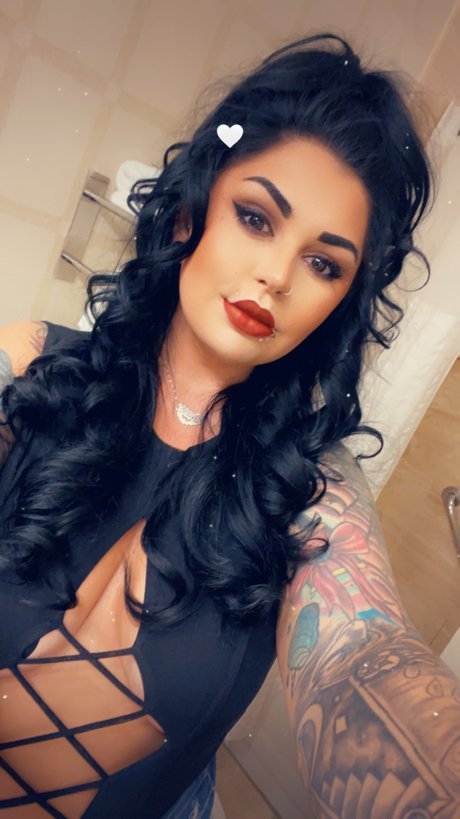 Killer Queen onlyfans naked leak