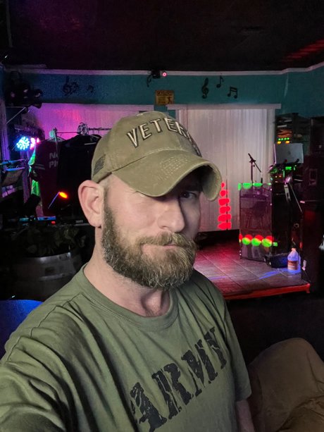 Daddy Trucker only fans pic