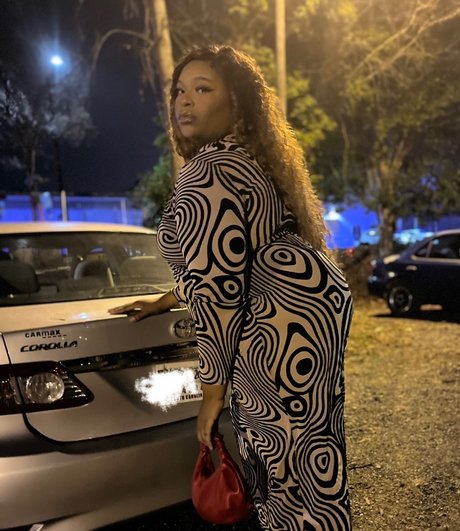 Honey Comb nude only fans