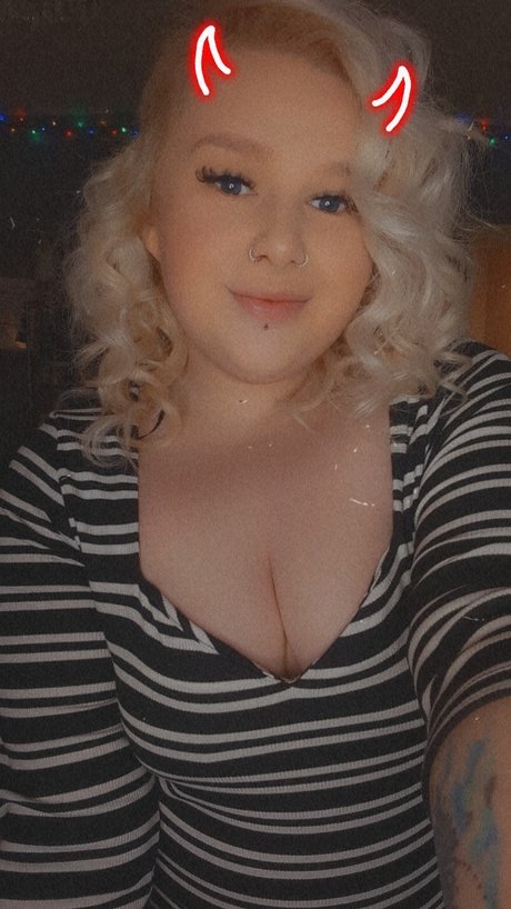 Taryn_ onlyfans model