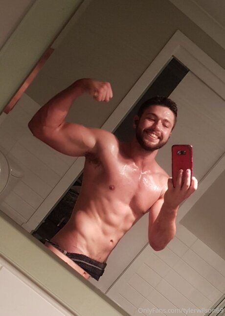 Tyler Wilson onlyfans naked