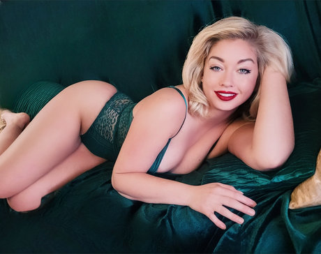 Antoinette Louise 6_ onlyfans naked