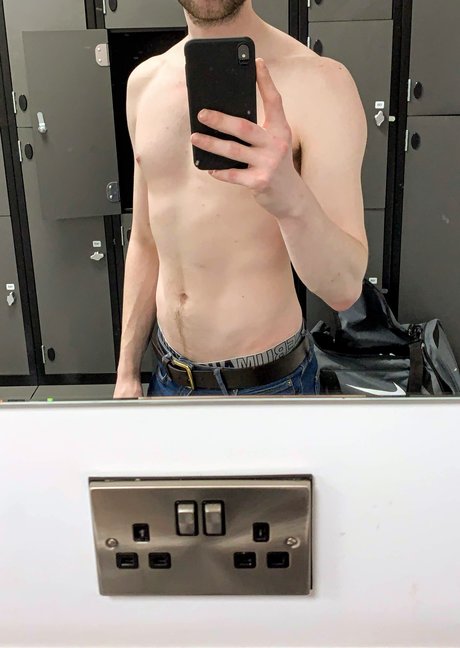 Hung Dom Top only fans free