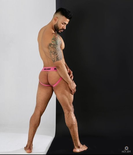 Faviovador onlyfans post