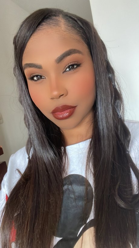 Laura hernandez onlyfans leakd