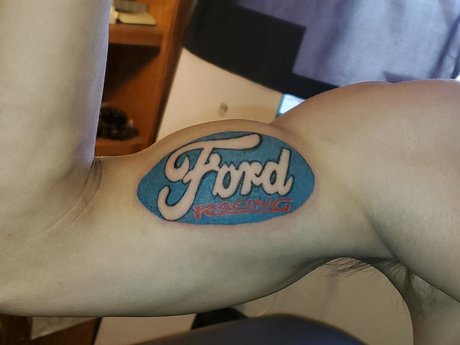 Aaron W Downing onlyfans posts