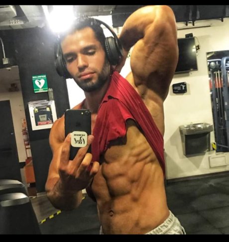 Oscar Perez boobs onlyfans