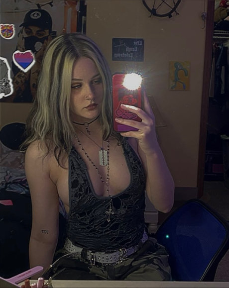 Slim the Succubus_ only fans photos