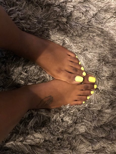 sneakersolesandtoes onlyfans free porn