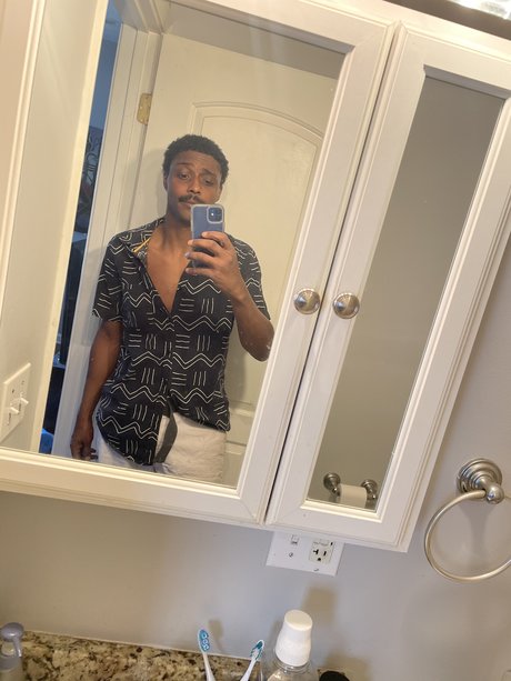 FloydMadeMeDoIt leaks onlyfans porn