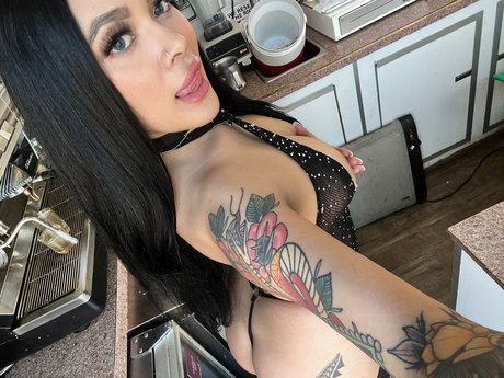 Lindsey Nicolas onlyfans leaked pictures