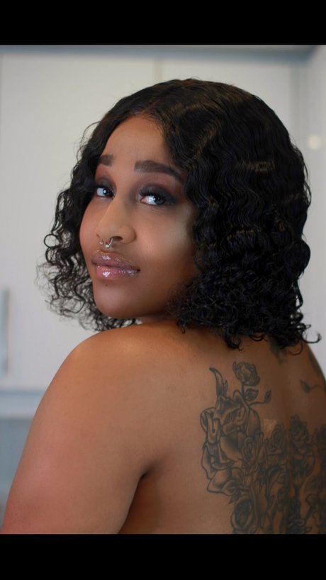 Iris L only fans nudes