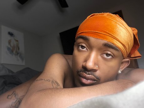 Sinclaire Smith topless onlyfans