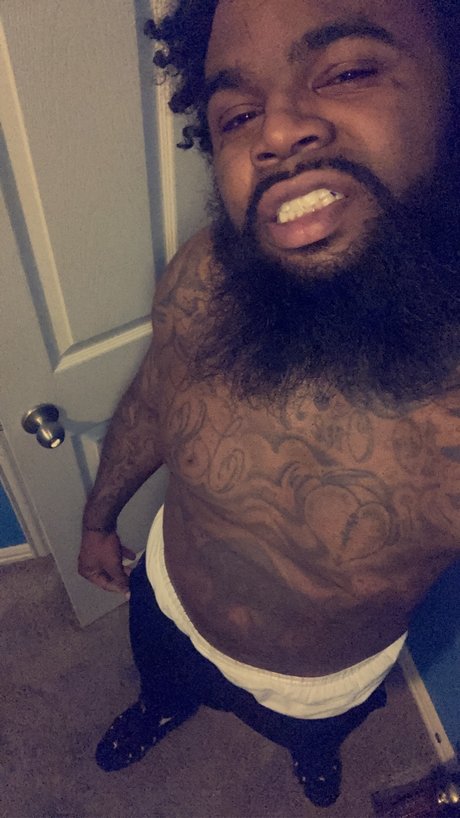 Big Woods onlyfans striptease