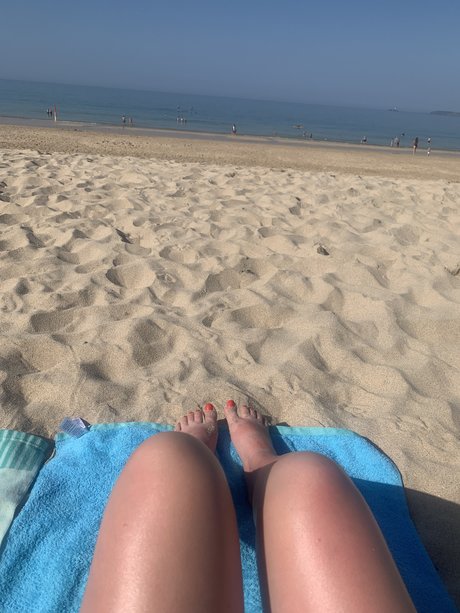 CourtneyFeetPics onlyfans naked pics