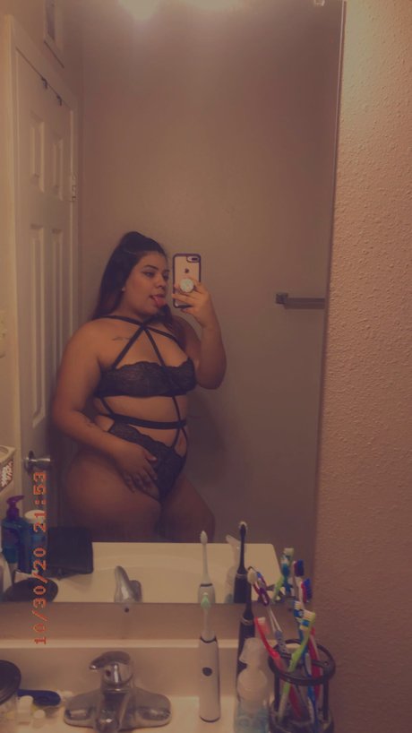 Renaa onlyfans nude leaked