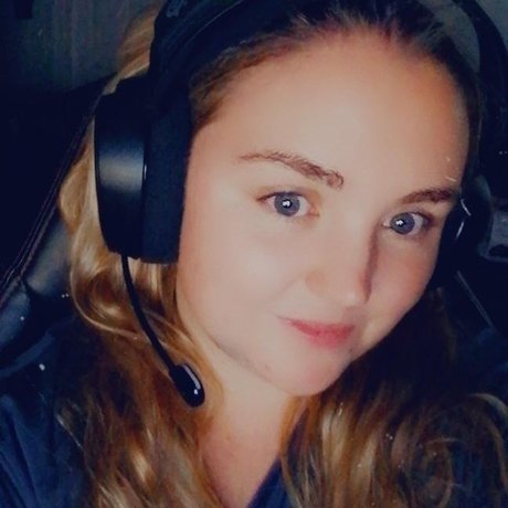 Crystalnotsuspicious onlyfans model