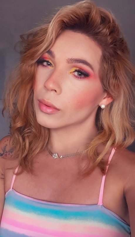 Pequena V nus onlyfans nudes