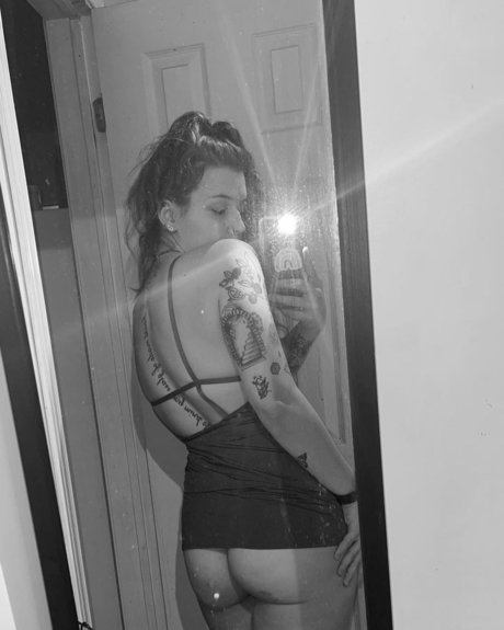 Genevieve Rose onlyfans naked pics