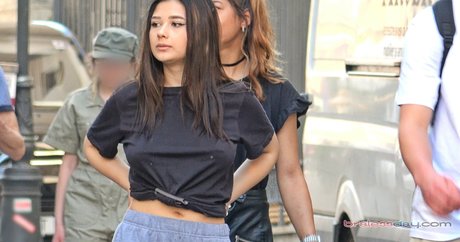 Candid Bralessday desnuda onlyfans