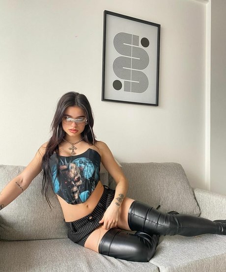 Juli Savioli only fans