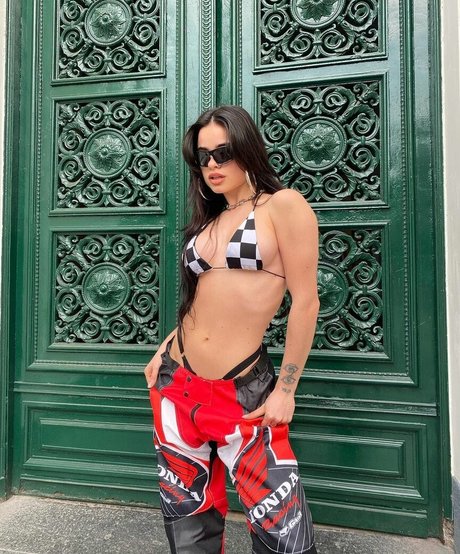 Juli Savioli onlyfans picture