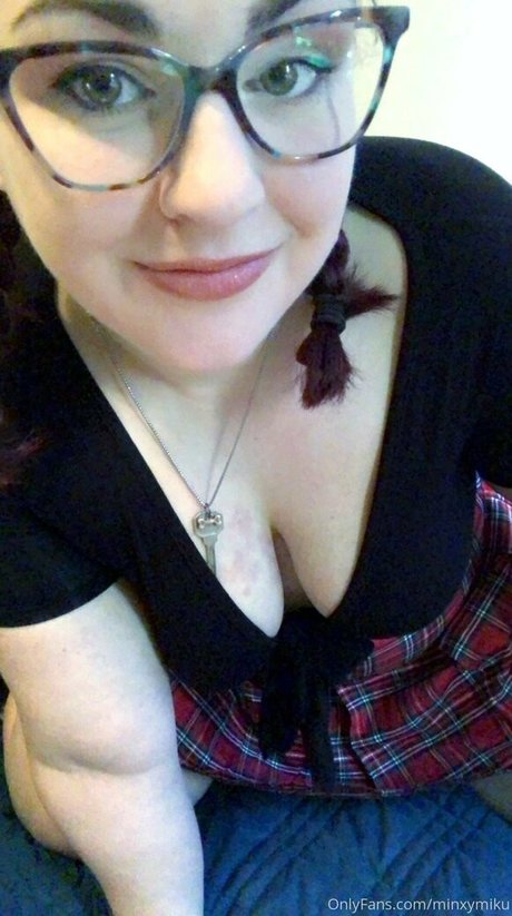 minxymiku onlyfans hot