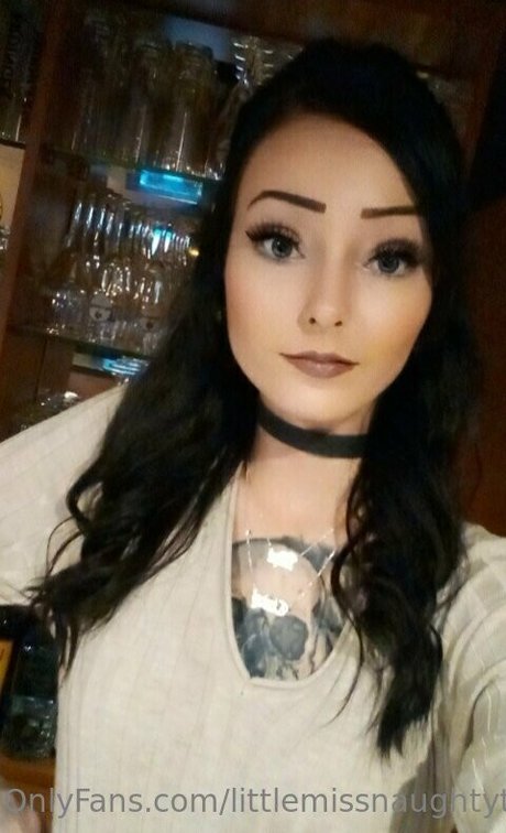 littlemissnaughtytw onlyfans nude photos