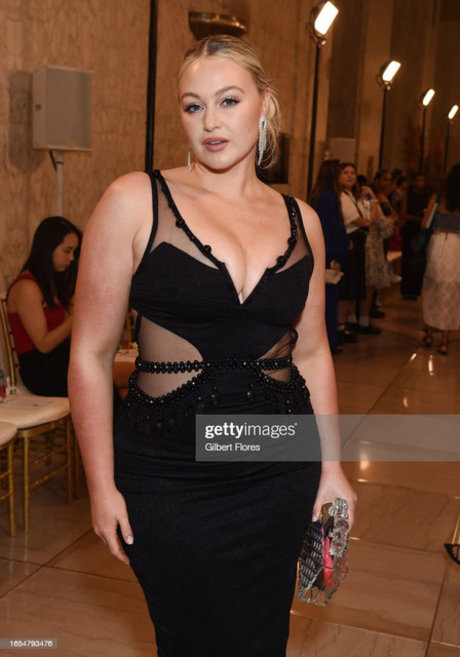 Iskra Lawrence onlyfans nudes