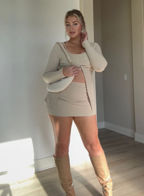 Iskra Lawrence feet onlyfans