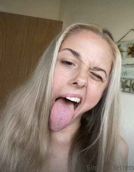 littletreasure44 onlyfans model images