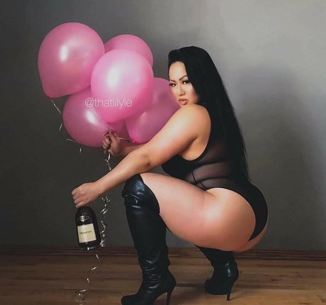 Lily Le onlyfans photo