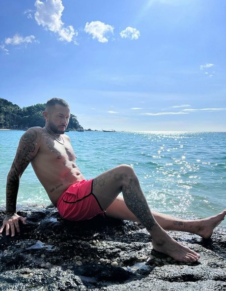 loohoodz boobs onlyfans