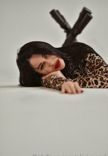 olivi pearl onlyfans strip