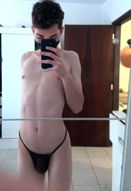 Femboyzx_ onlyfans leaked photos
