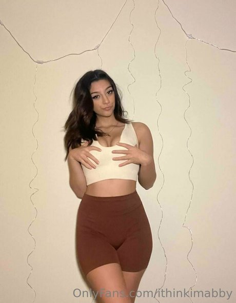 ithinkimabby onlyfans model photo