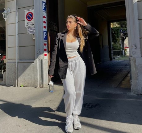 Ela Be eri onlyfans striptease