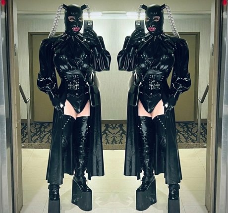 mistressyumi sexy onlyfans