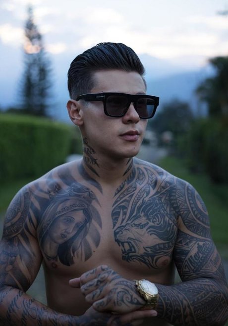 Montes Leon pics onlyfans