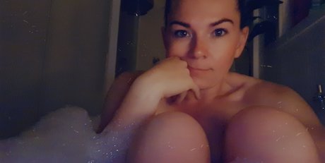 Ittie bittie titties onlyfans content