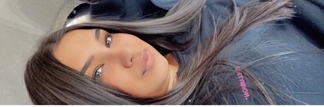 CristineReine onlyfans leakes