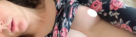 Robyn Hartz onlyfans strip tease