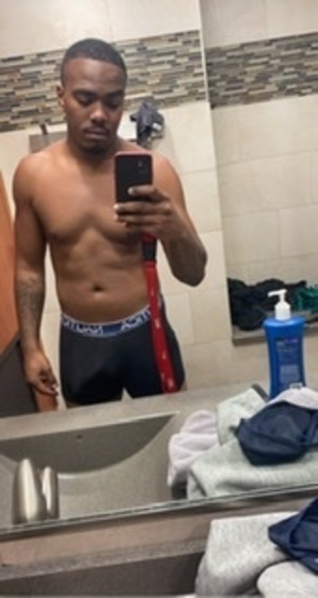 Big Santana onlyfans striptease