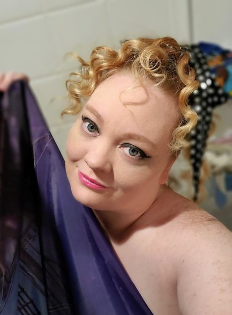 Lady Indica Ashes onlyfans lean