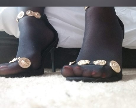 Koko Kandystore onlyfans strip tease