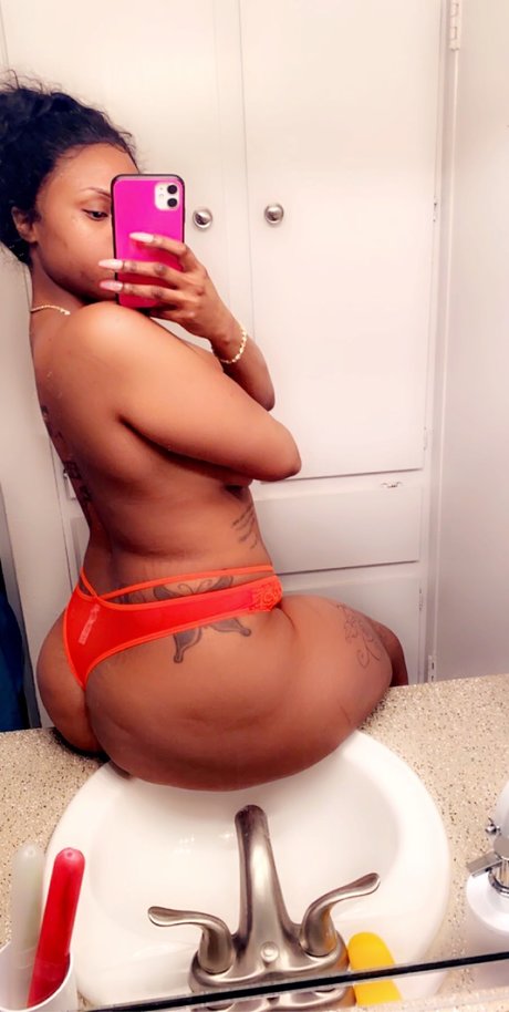 iiambuttaflyy onlyfans content