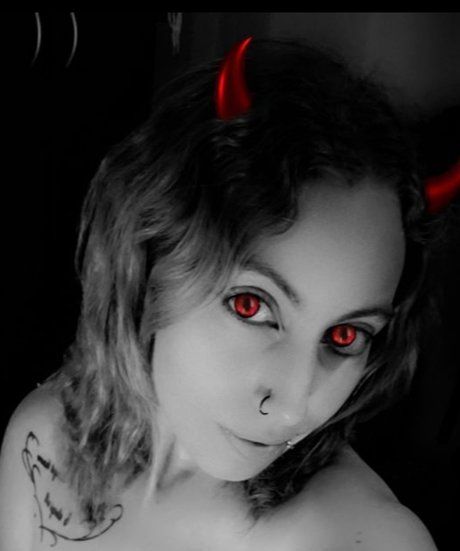 Karli Venom naked on onlyfans