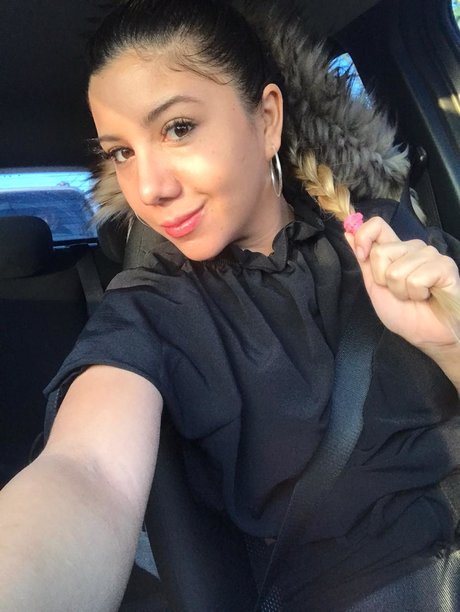 indeanaT onlyfans model photos