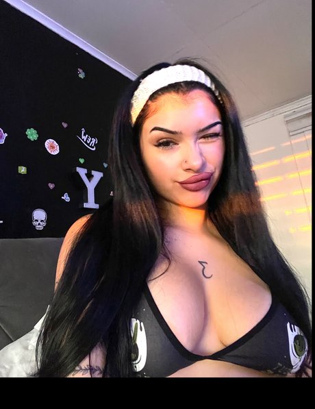 Yanara Cifuentes onlyfans sex tape